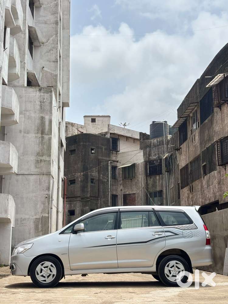 Toyota Innova 2.5 Gx (diesel) 8 Seater Bs Iv, 2015, Diesel