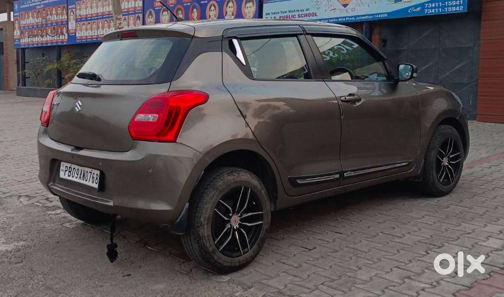 Maruti Suzuki Swift 1.3 Zxi, 2023, Petrol