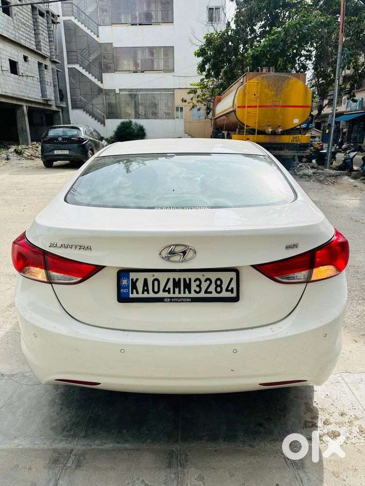 Hyundai Elantra 1.8 Sx Mt, 2014, Petrol