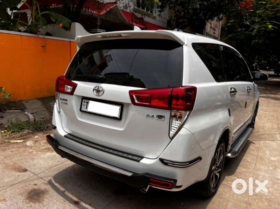 Toyota Innova Crysta 2.4 V 8 Str, 2023, Diesel
