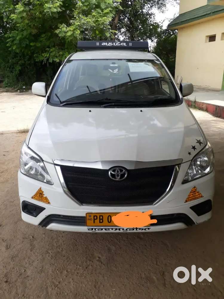 Toyota Innova 2015 Diesel 320000 Km Driven