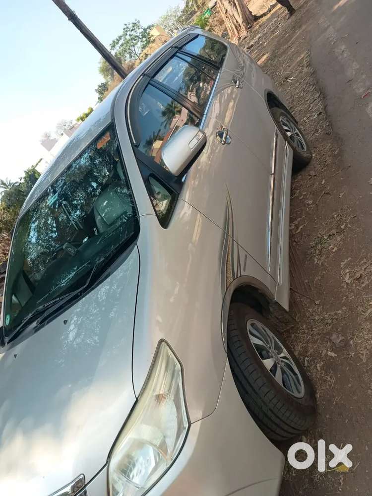 Toyota Innova 2015 Diesel 100000 Km Driven
