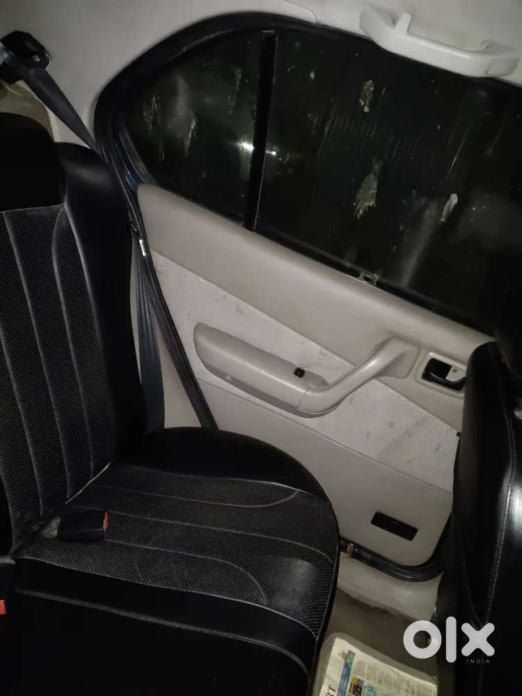Ford Ikon 2004