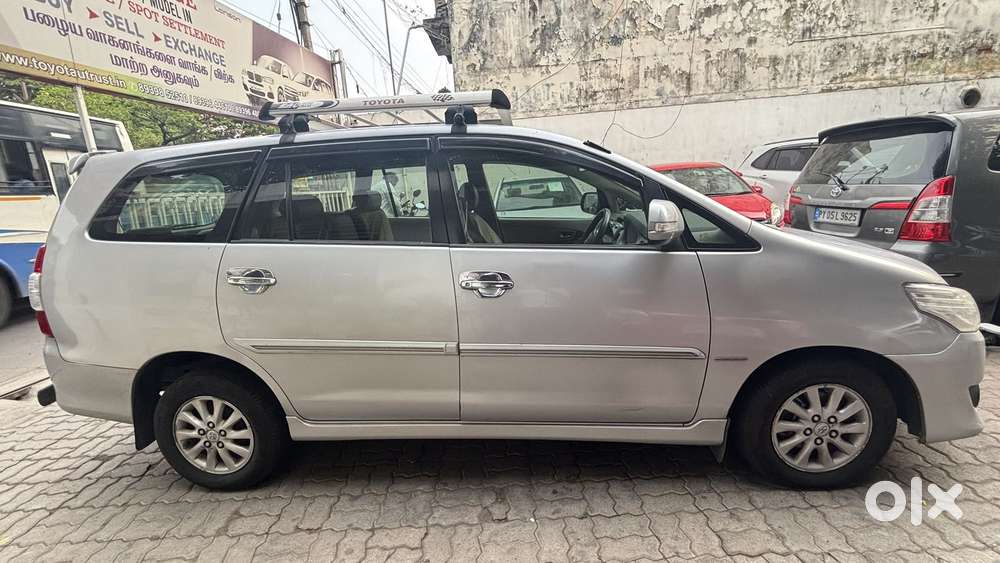 Toyota Innova 2.5 Vx 8 Str Bs-iii, 2012, Diesel