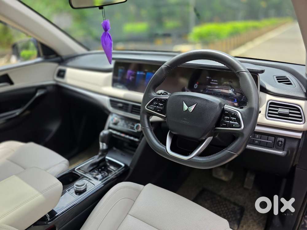Mahindra Xuv700 2.2 Ax 7 Diesel At Luxury Pack Str, 2022, Diesel