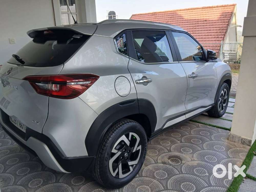 Nissan Magnite 1.0 Xv Premium Turbo Cvt (0), Top Variant