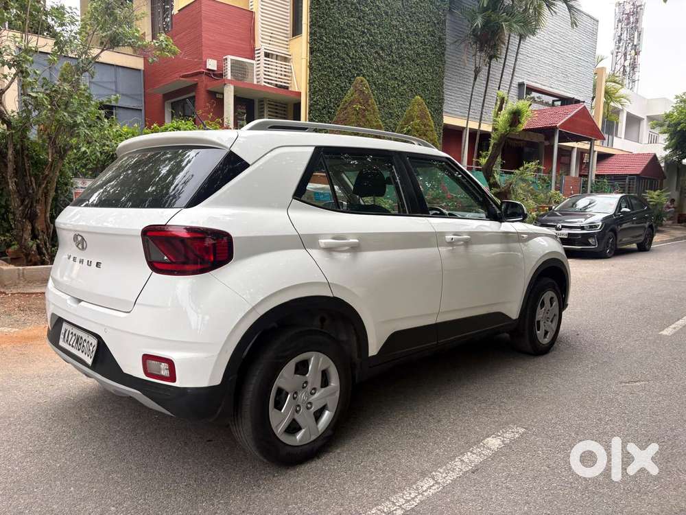 Hyundai Venue 1.2 S Plus, 2019, Petrol