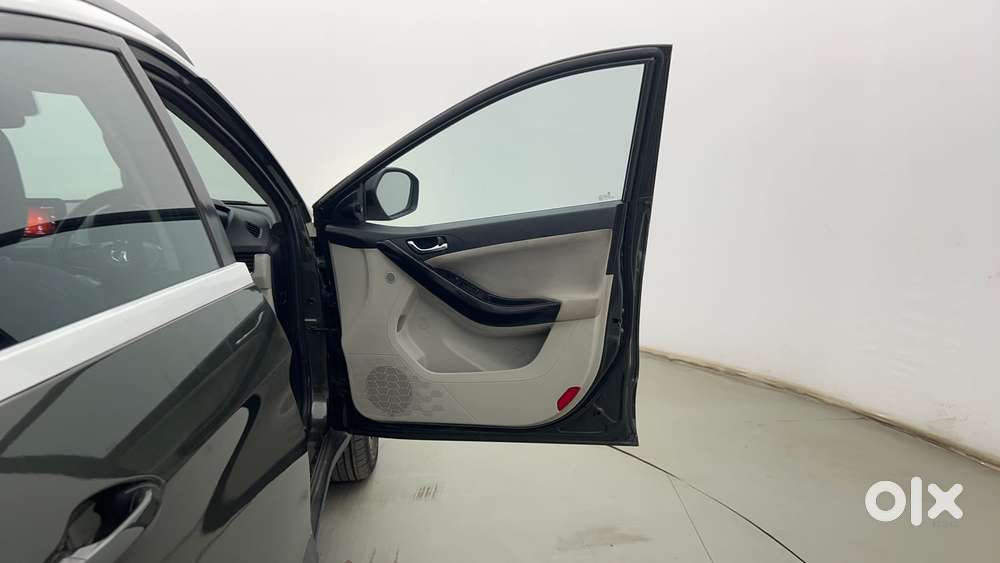 Tata Nexon 1.2 Revotron Xza Plus (o) Dual Tone, 2020, Petrol