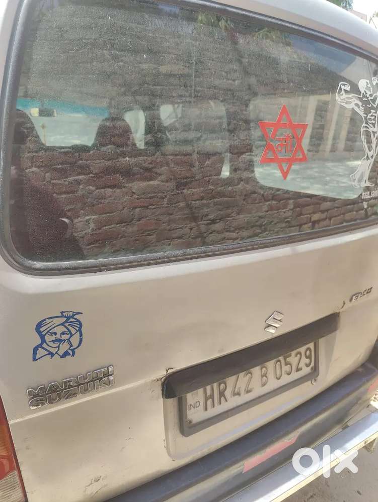 Ecco गाड़ी है 2010 मॉडल,, गाड़ी चालू कंडीशन में है,, एलपीजी चालू है,