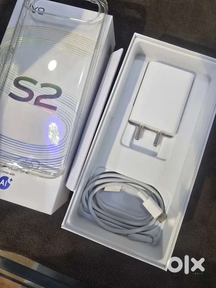 Vivo S2 8/128 bill box charger sab hai 4 din old only