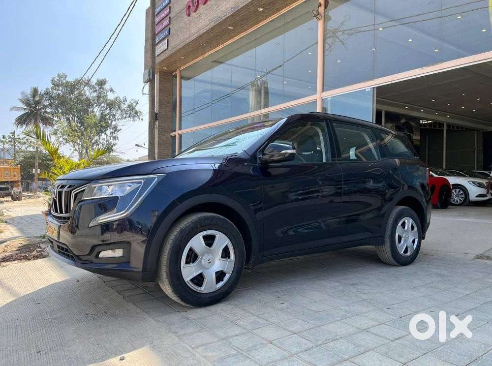 Mahindra Xuv700 2.0 Ax 3 Petrol Mt 5 Str, 2022, Petrol