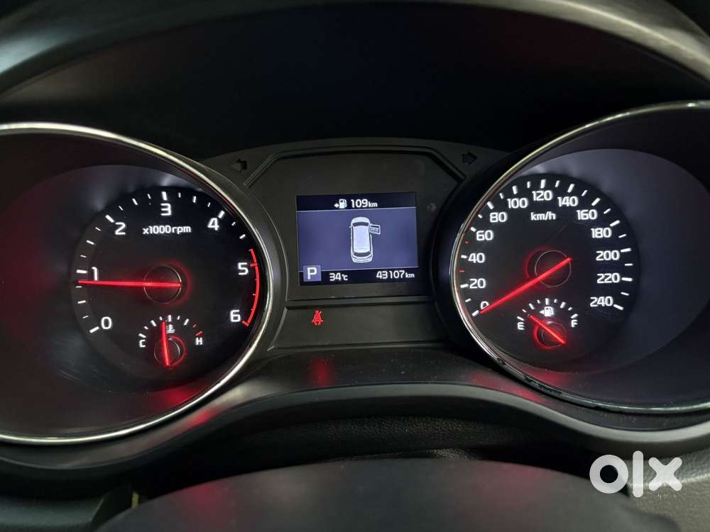 Kia Carnival Premium, 2021, Diesel