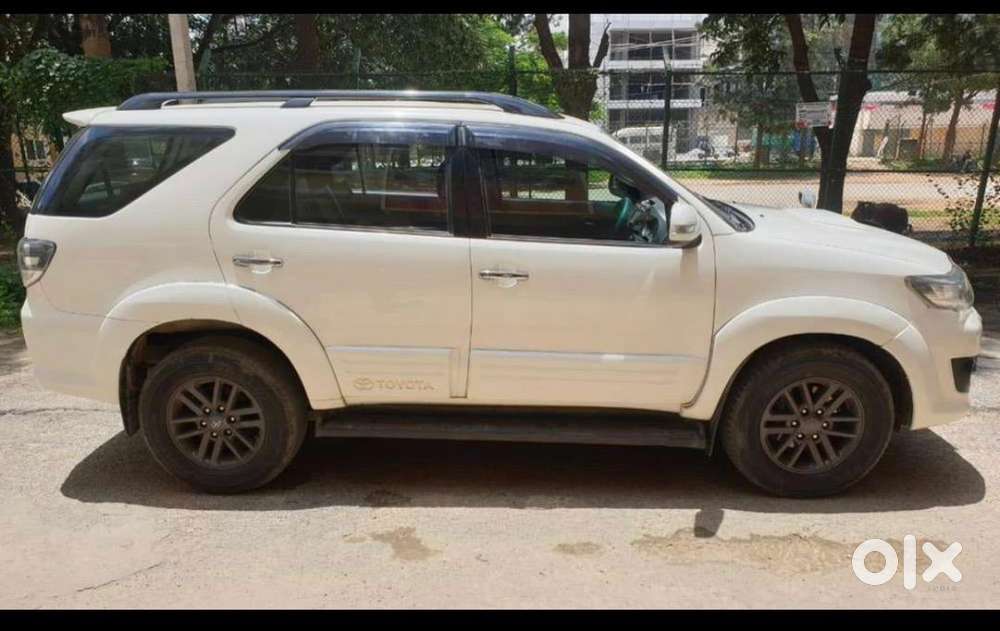 Toyota Fortuner 2015-2016 Diesel Well Maintained