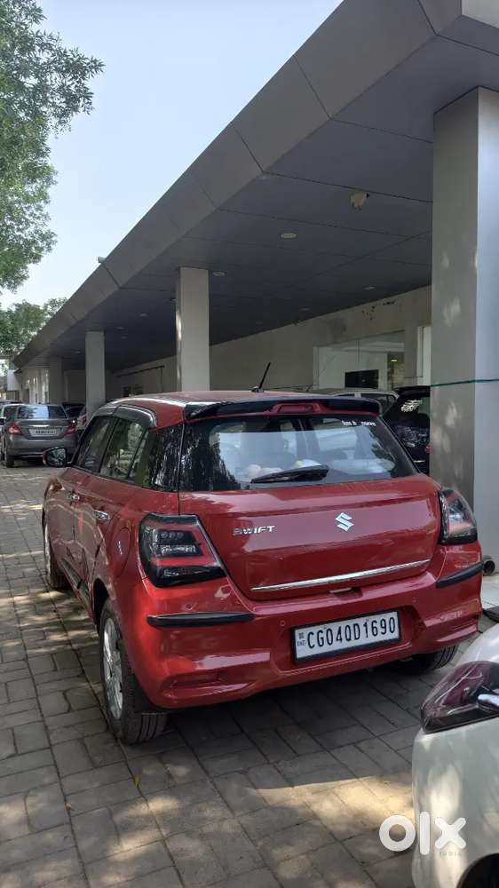 Maruti Suzuki Swift Amt 2025