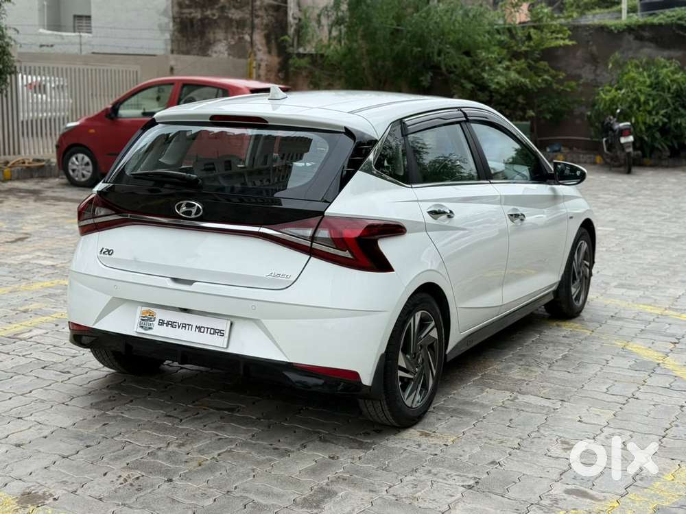 Hyundai New I20 1.2 Asta (o) Ivt, 2023, Petrol