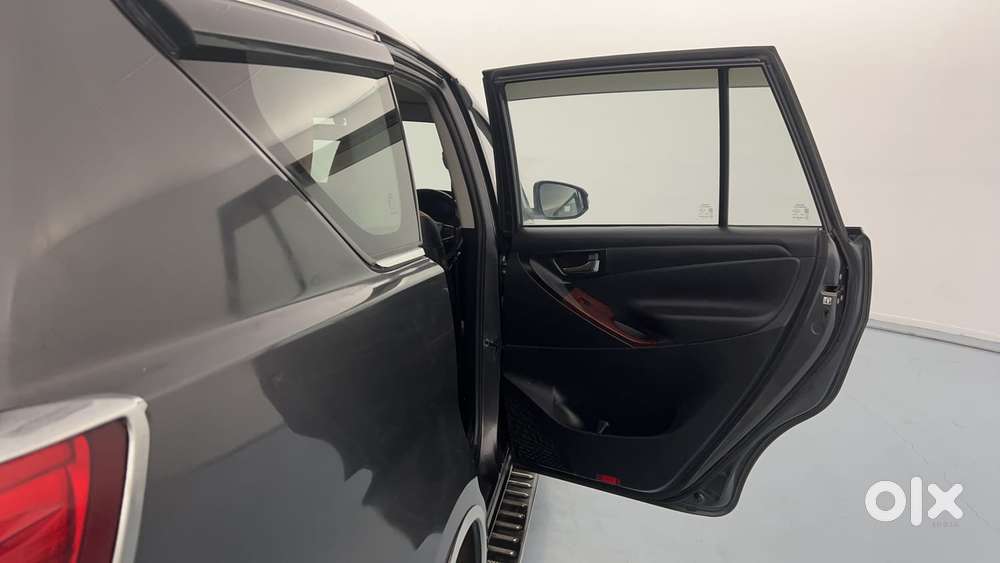 Toyota Innova Crysta [2020-ongoing] 2.4 Gx 7 Str, 2018, Diesel