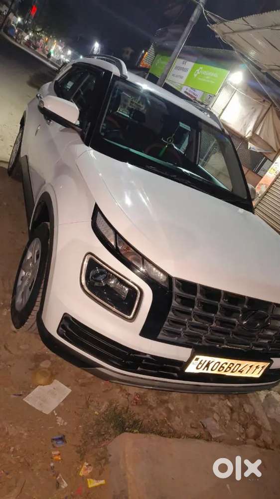 Hyundai Venue 2022 Petrol 36000 Km Driven
