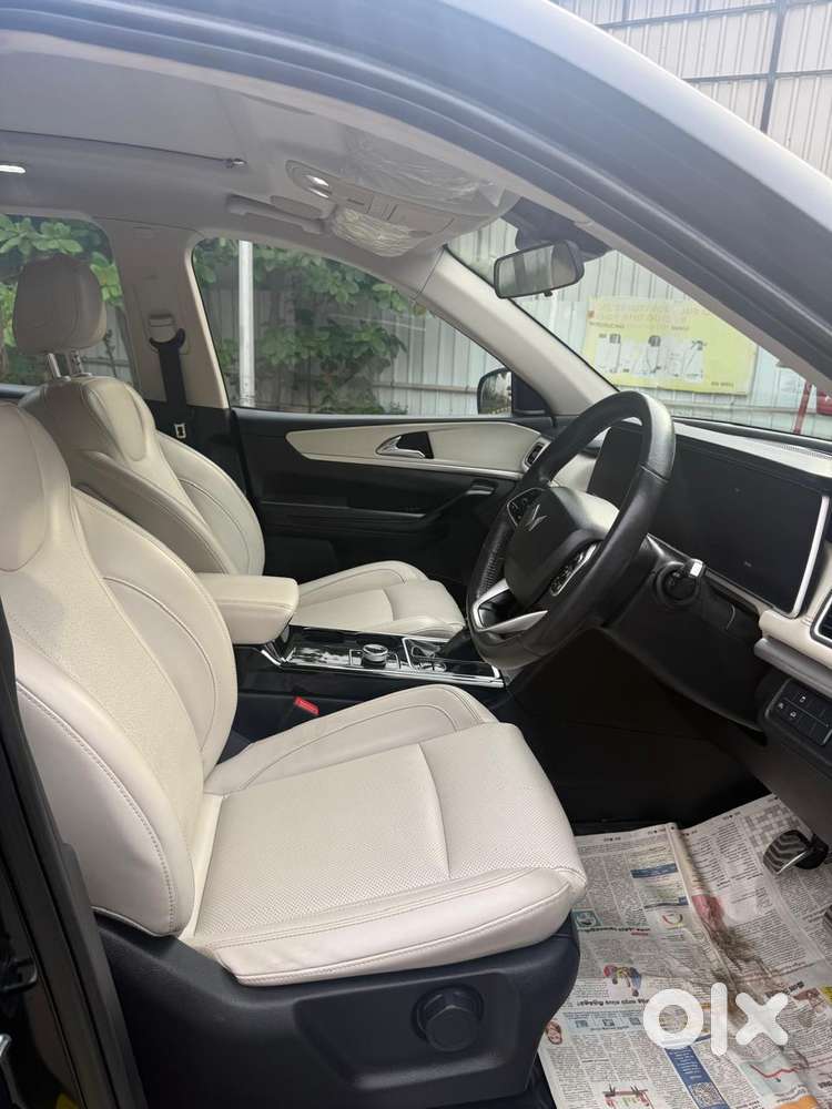 Mahindra Xuv700 2.2 Ax 7 Diesel Mt Luxury Pack Str, 2023, Diesel