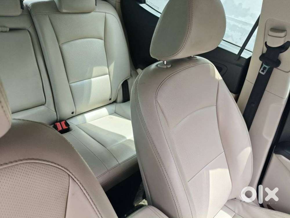 Mahindra Xuv300 W8, 2021, Petrol