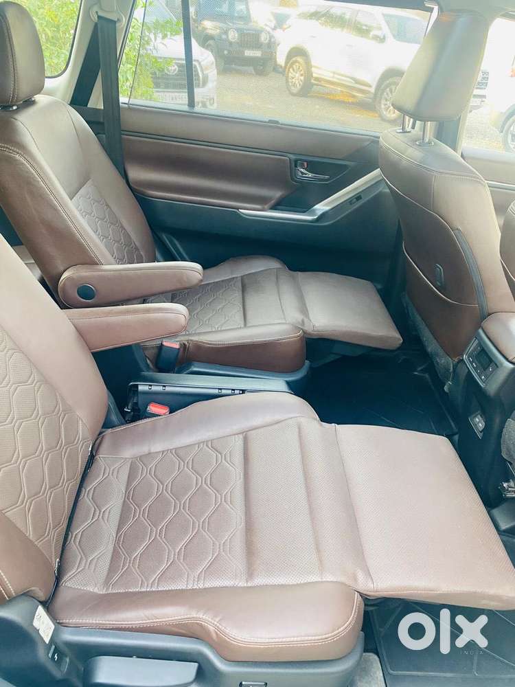 Toyota Innova Hycross 2.0 Zx (o) Hybrid 7 Str, 2024, Petrol