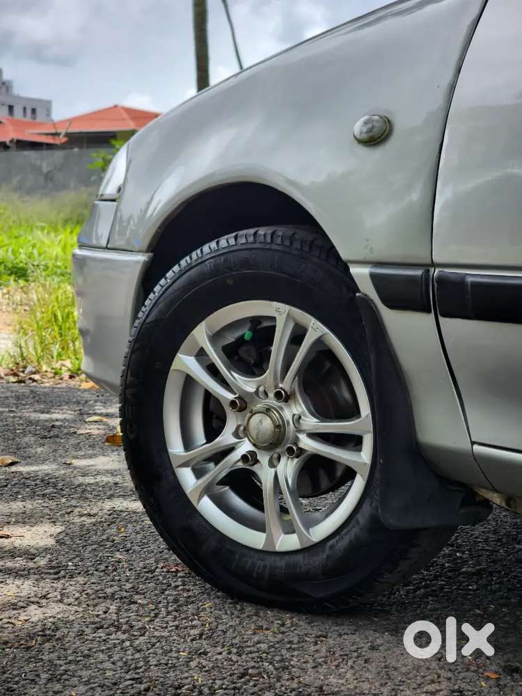 Maruti Suzuki Esteem Vxi 2005