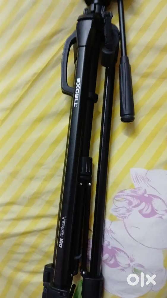 Camera tripod stand