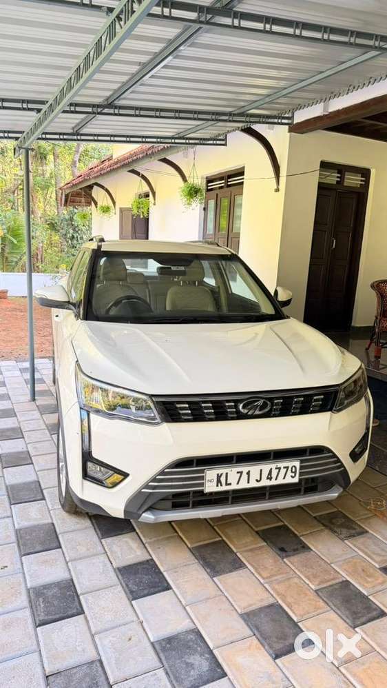 Mahindra Xuv300 2021 Petrol Well Maintained
