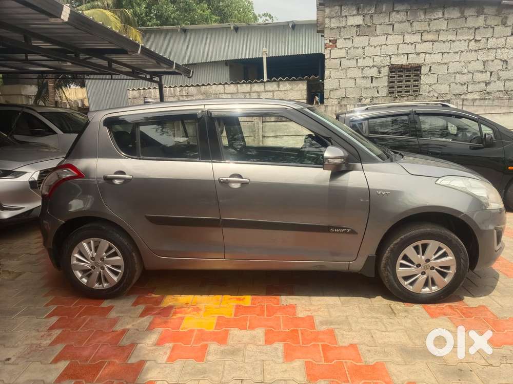 Maruti Suzuki Swift Vvt Zxi, 2017, Petrol