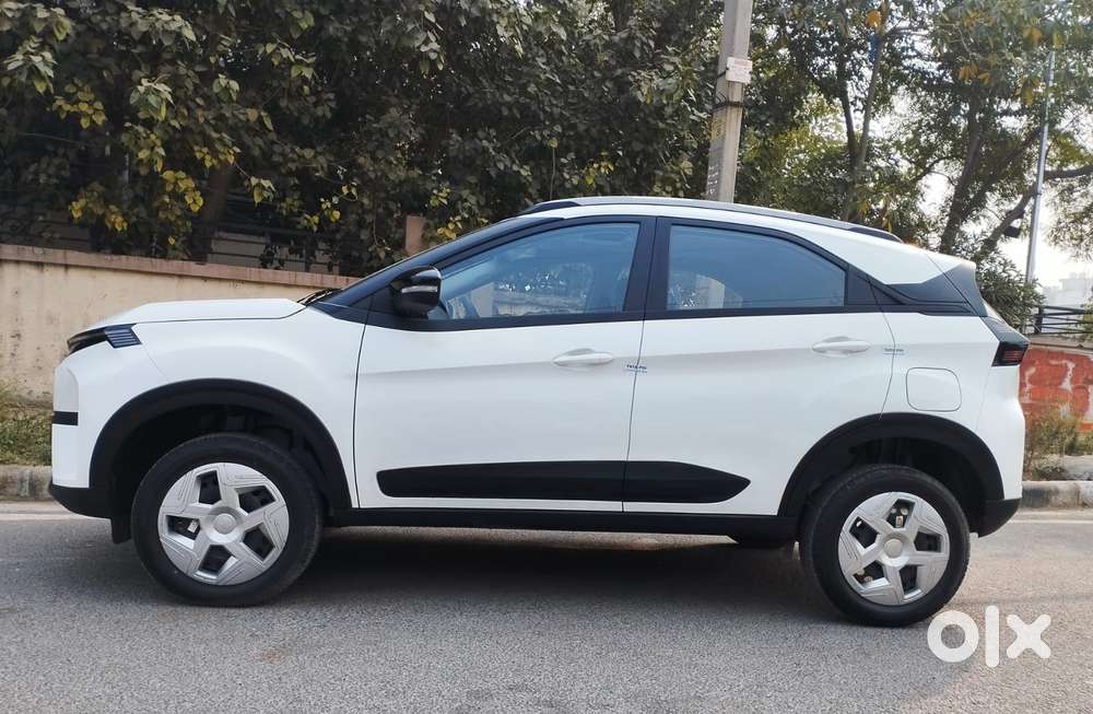Tata Nexon, 2025, Petrol