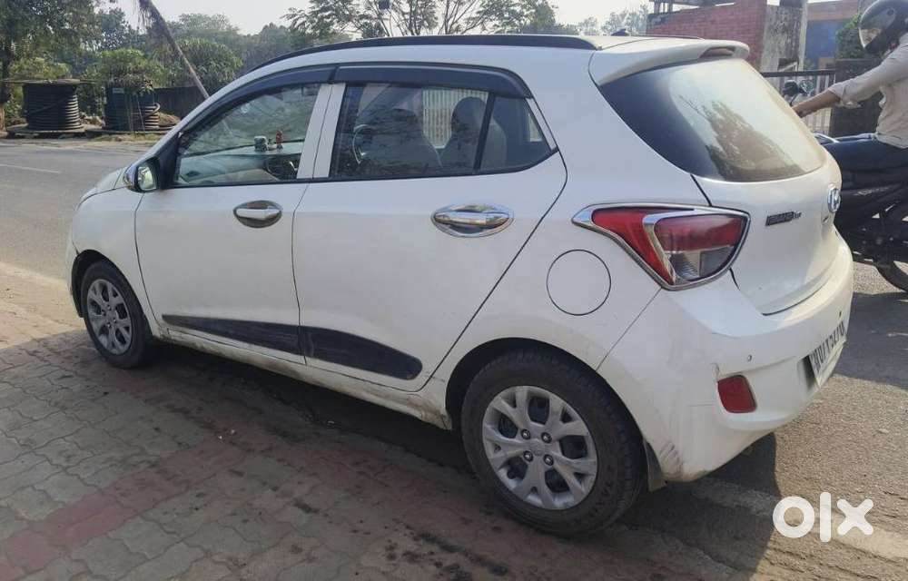 Hyundai Grand I10 1.2 Crdi Sportz Option, 2016, Petrol