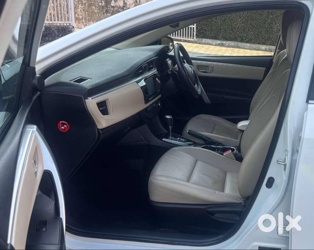 Toyota Corolla Altis 1.8 Vl 2015 At 98000 Kms Chandigarh Registration.