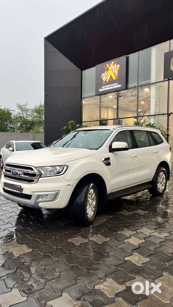 Ford Endeavour 3.2 Titanium 4x4 At, 2016, Diesel