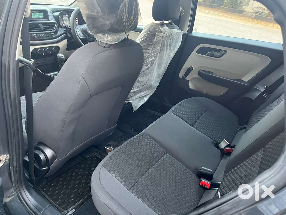 Tata Altroz 1.2 Xe, 2021, Petrol