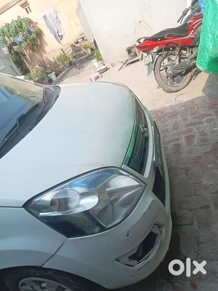Wagon R Vxi White Colour