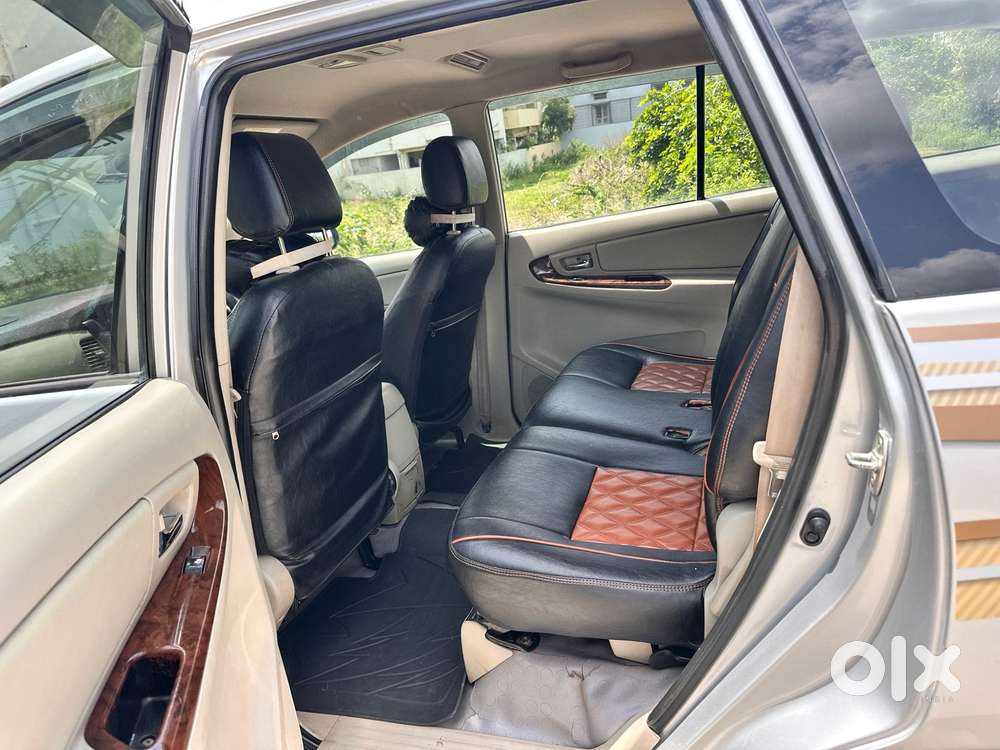 Toyota Innova 2.5 Vx (diesel) 8 Seater Bs Iv, 2014, Diesel