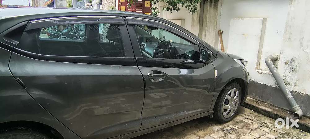 Tata Altroz Xm Plus 2025
