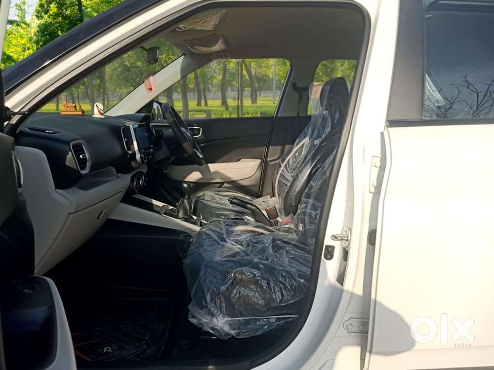 Hyundai Venue E 1.2 Petrol, 2025, Cng & Hybrids