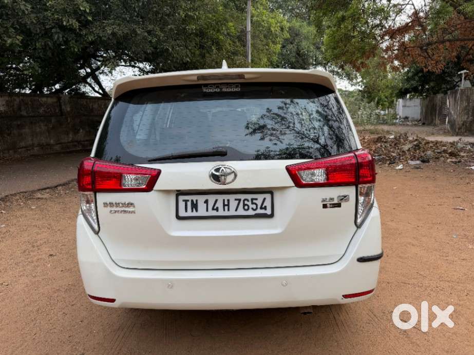 Toyota Innova Crysta 2.8z Automatic, 2016, Diesel