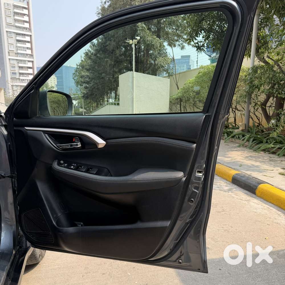 Maruti Suzuki Grand Vitara 1.5 Alpha Plus Intelligent Hybrid Ecvt, 2..