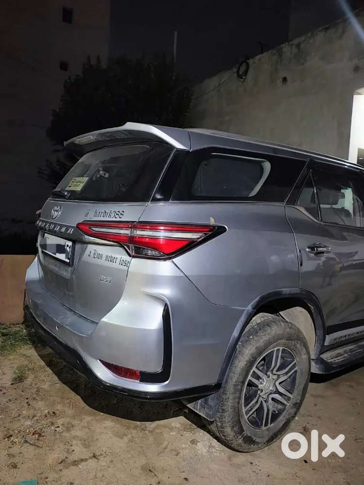 Fortuner  2019 Model  Owners 1 Petrol (m)