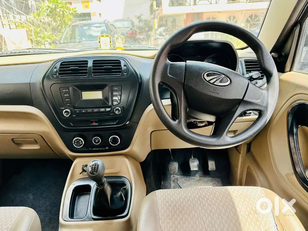 Black Colour Neet And Clean Gadi