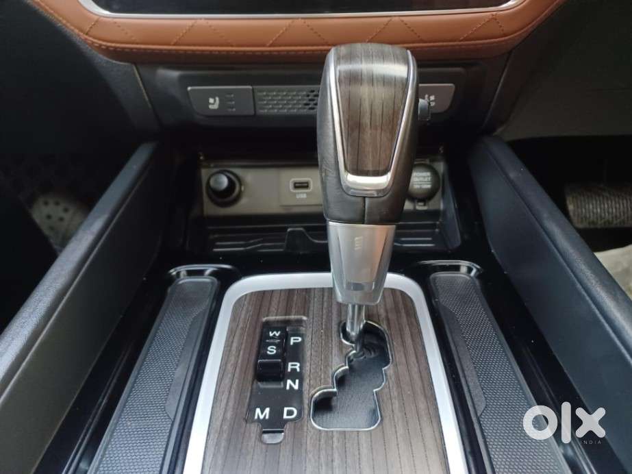 Mahindra Alturas G4 4wd At, 2021, Diesel