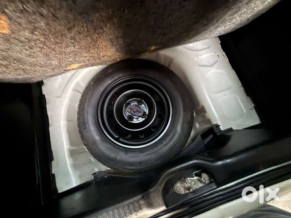 Maruti Suzuki Swift Vvt Lxi, 2021, Petrol