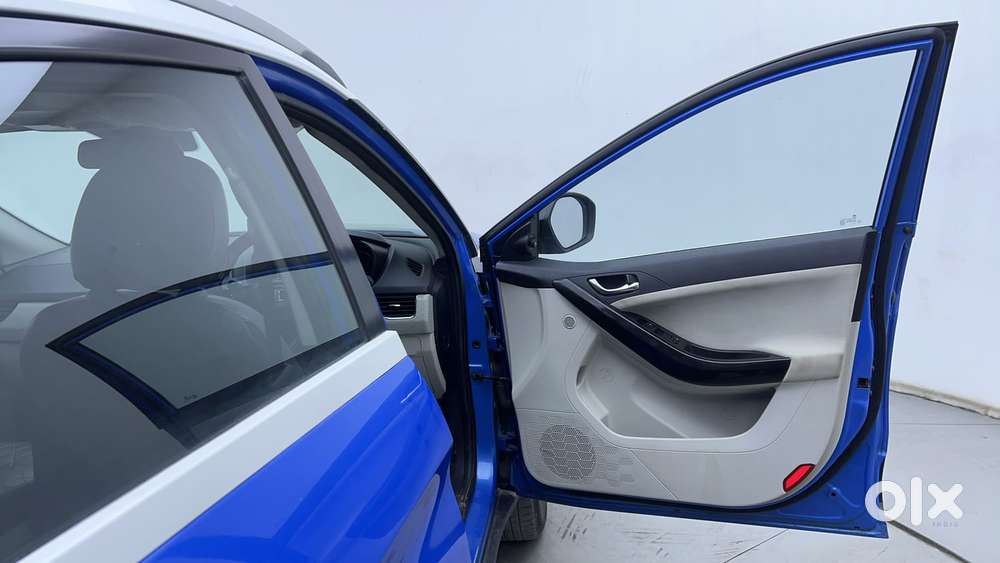 Tata Nexon 1.2 Revotron Xza Plus (o) Dual Tone, 2020, Petrol
