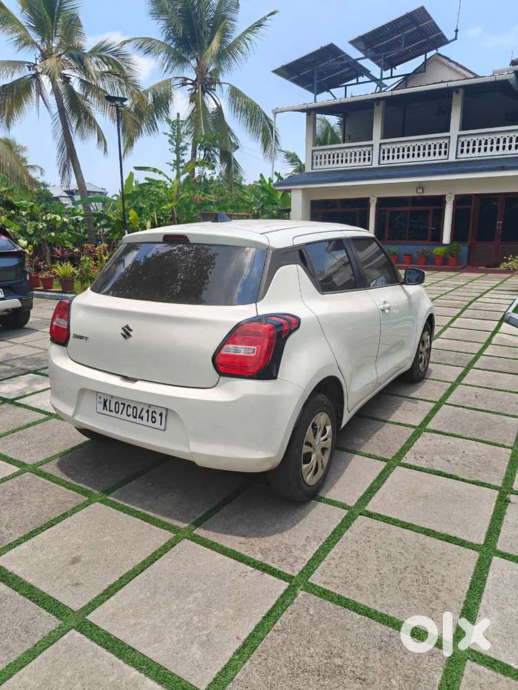 Maruti Suzuki Swift Vxi 1.2 Abs Bs-iv, 2018, Petrol