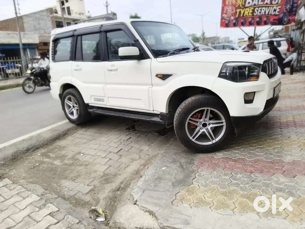 Mahindra Scorpio S6 Plus 2017