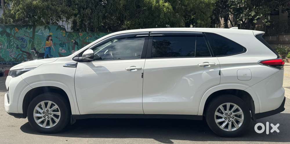 Toyota Innova Hycross 2.0 Gx 8 Str, 2025, Petrol