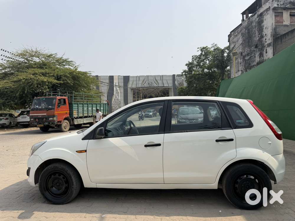 Ford Figo 1.2p Titanium Mt, 2015, Petrol