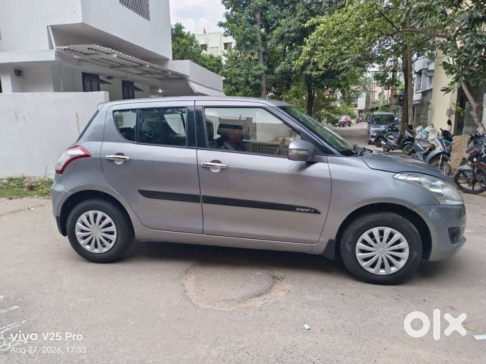 Maruti Suzuki Swift Vxi Ags, 2013, Petrol