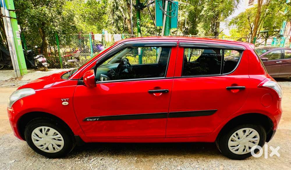 Maruti Suzuki Swift LXI Option, 2015, Petrol
